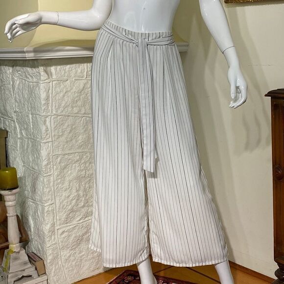 Design Lab White Black Pinstripe Wide Leg Pants - Picture 2 of 12